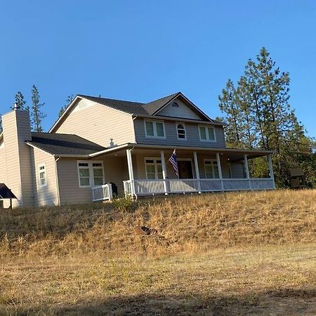 Majestic Newly Renovated Home Surrounded By Greenery Grants Pass Zewnętrze zdjęcie